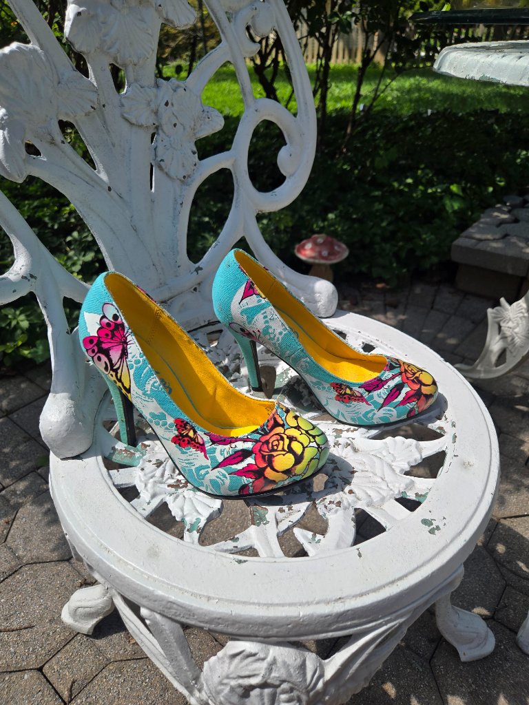 Ed Hardy Tattoo Print Canvas Pumps Heels Turquoise Blue Y2k Vintage New Size 6 — image 5 of 8